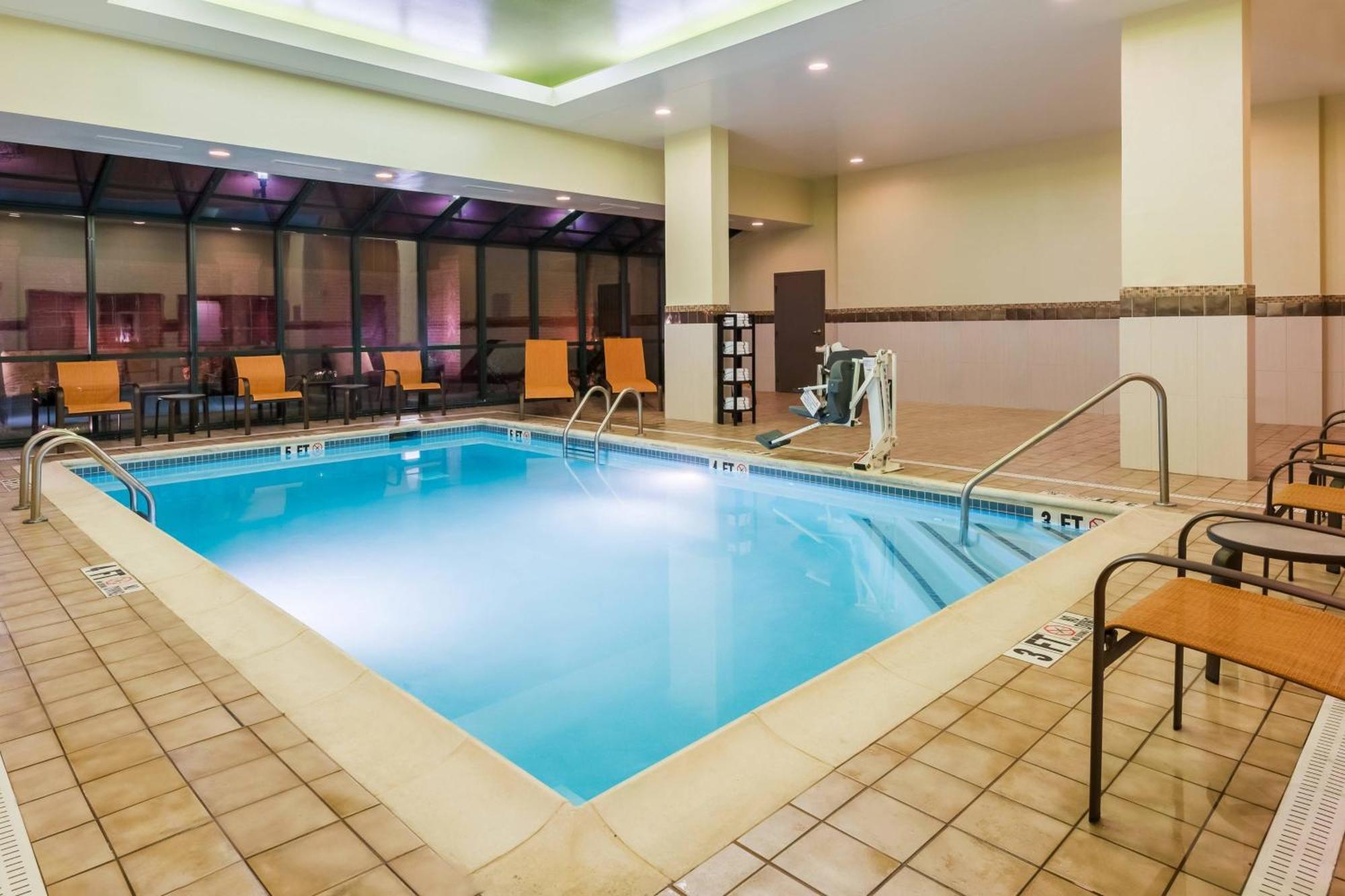 Courtyard By Marriott Chattanooga Downtown Exteriör bild