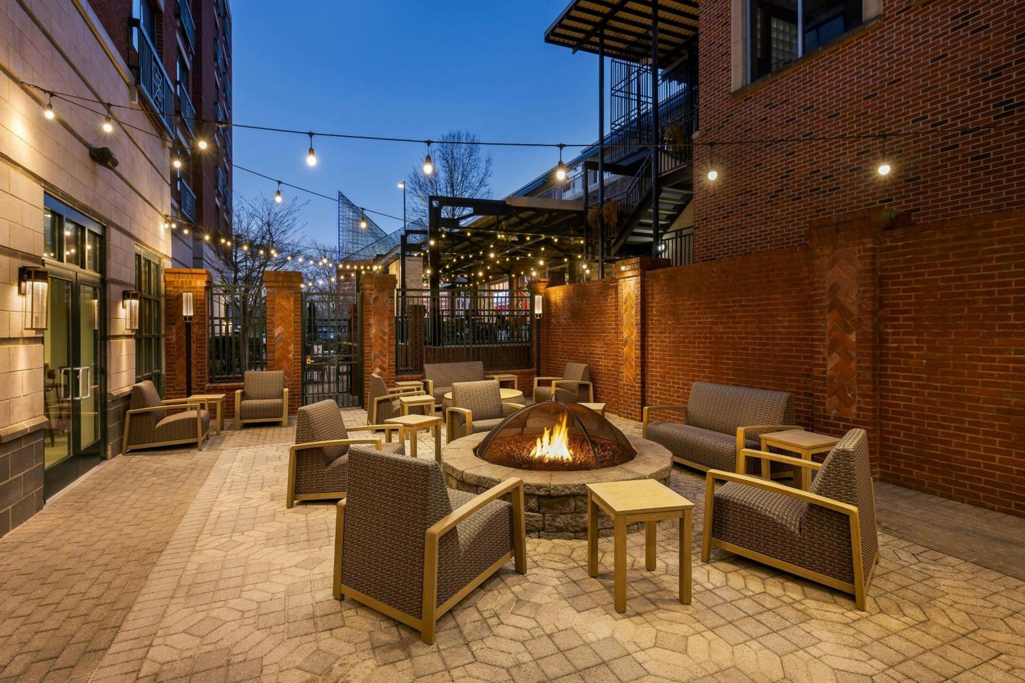 Courtyard By Marriott Chattanooga Downtown Exteriör bild