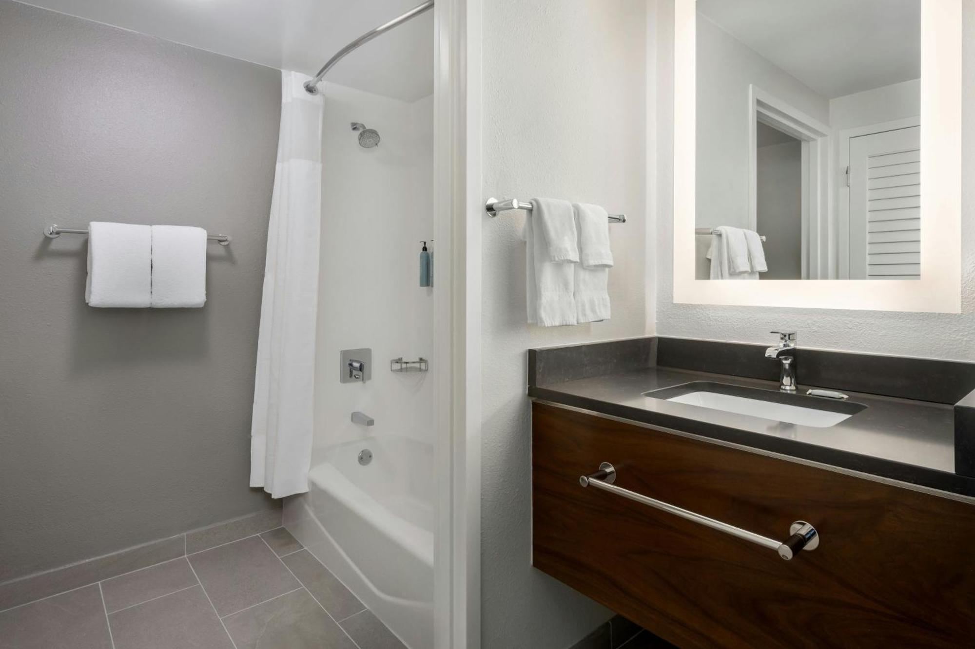 Courtyard By Marriott Chattanooga Downtown Exteriör bild