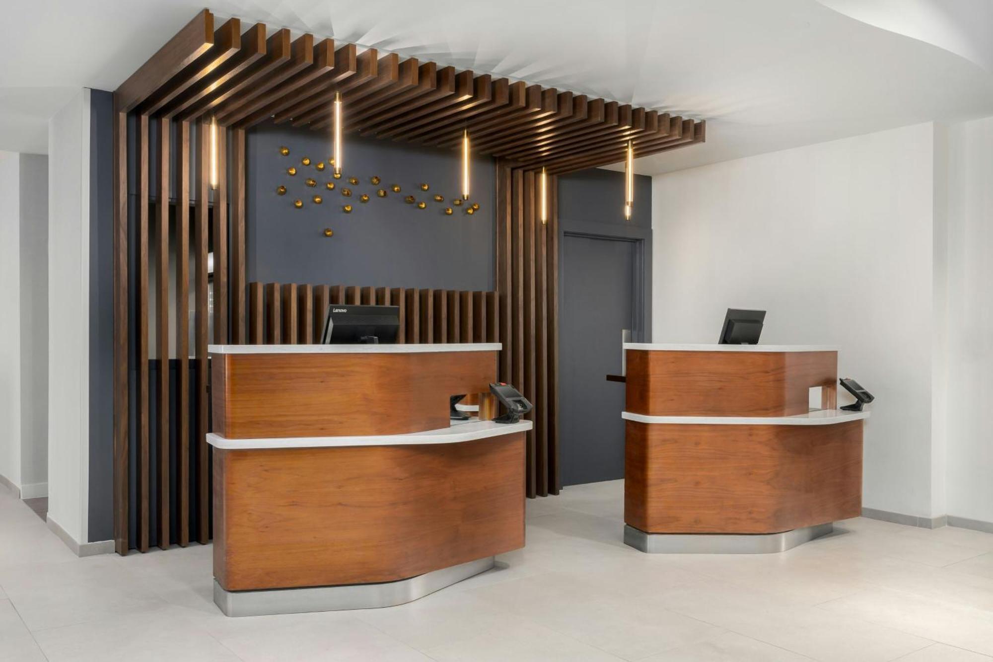 Courtyard By Marriott Chattanooga Downtown Exteriör bild